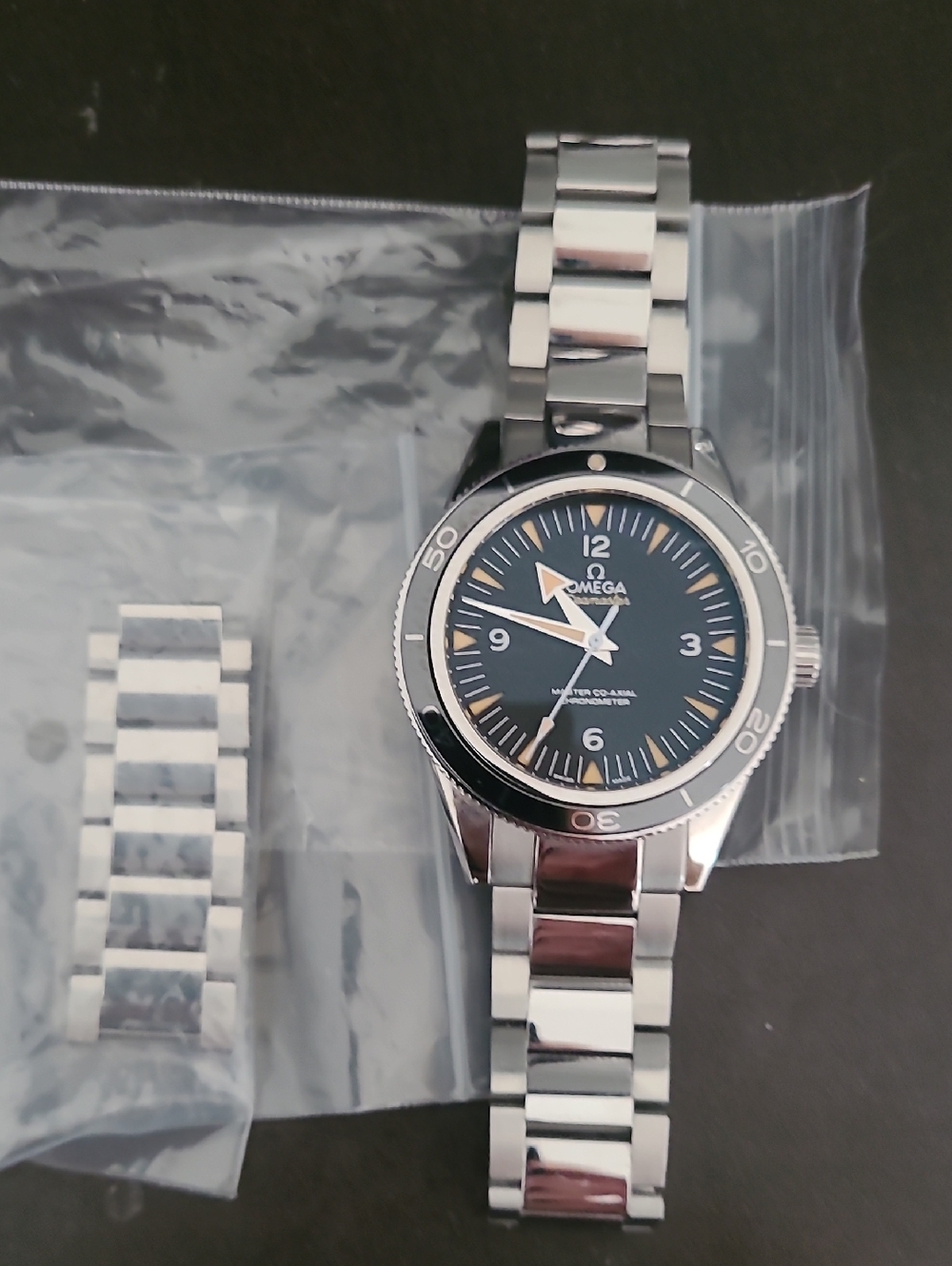 Rep Omega Seamaster 300 with Black Dial and Silver Bracelet